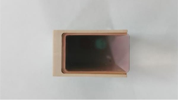 PEEK粘玻璃uv膠應用案例-深圳科佳uv膠水