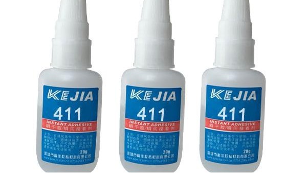 用什么膠水可以快速粘合鐵？粘金屬快干膠水